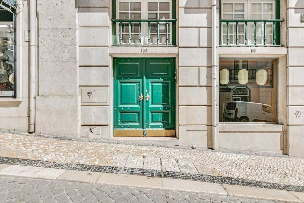 Made For The City Lovers- Urban Charm In Chiado Lisbon Luaran gambar