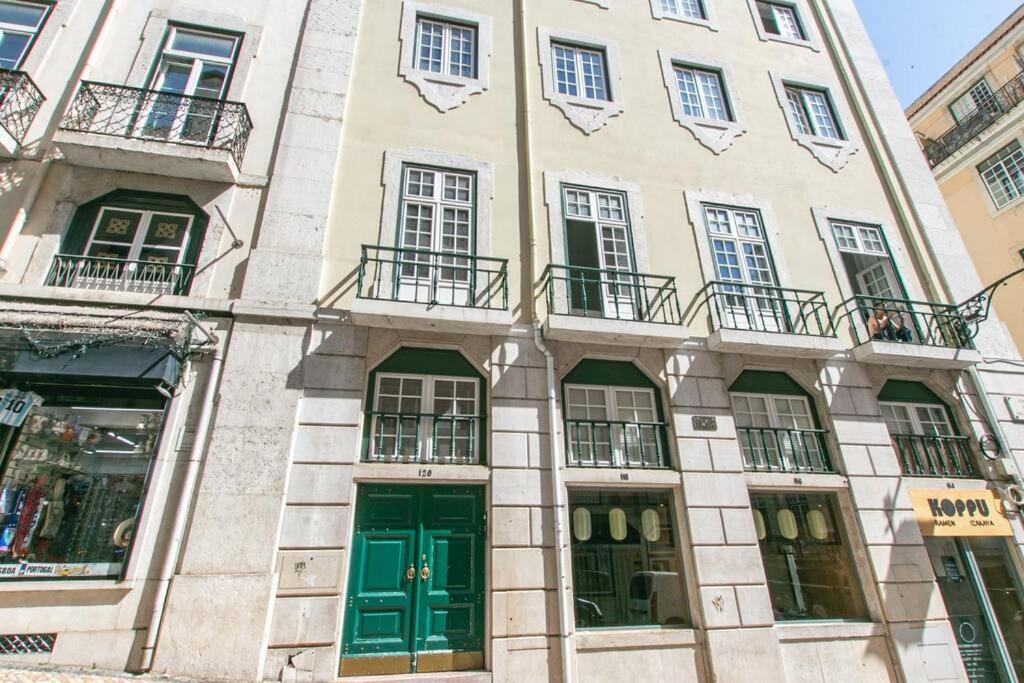 Made For The City Lovers- Urban Charm In Chiado Lisbon Luaran gambar