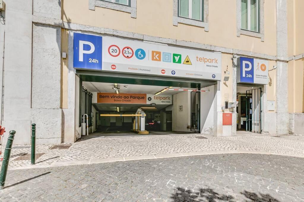 Made For The City Lovers- Urban Charm In Chiado Lisbon Luaran gambar