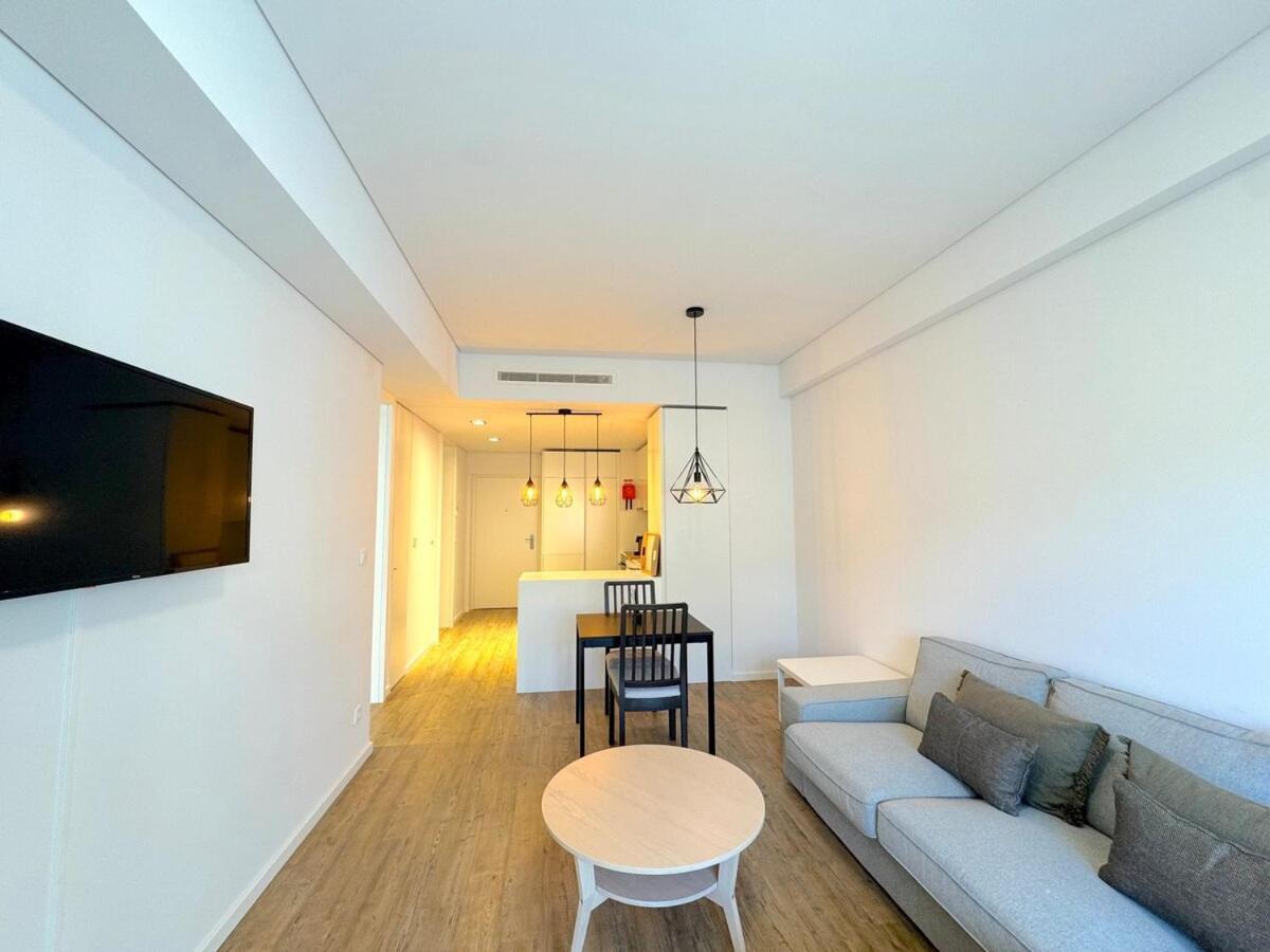 Made For The City Lovers- Urban Charm In Chiado Lisbon Luaran gambar
