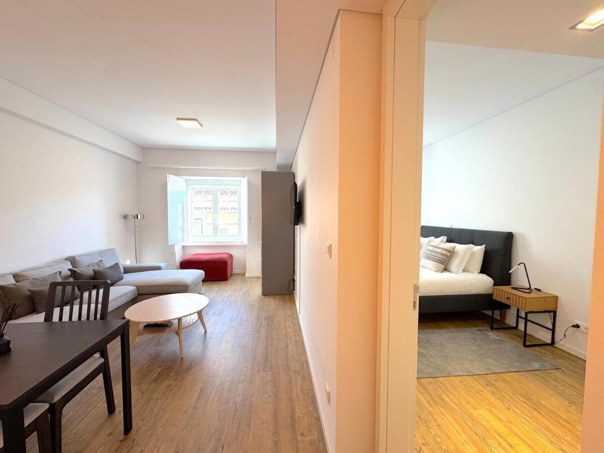 Made For The City Lovers- Urban Charm In Chiado Lisbon Luaran gambar