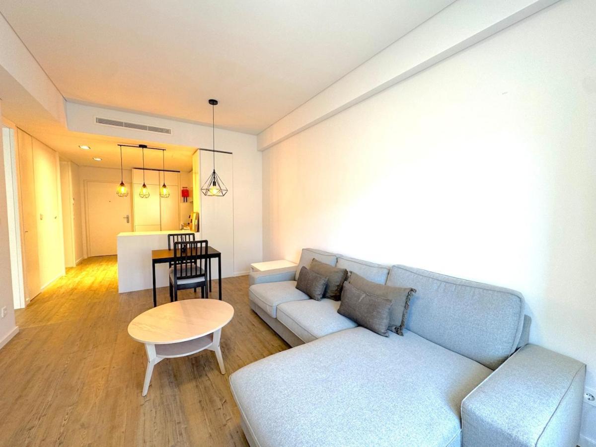 Made For The City Lovers- Urban Charm In Chiado Lisbon Luaran gambar